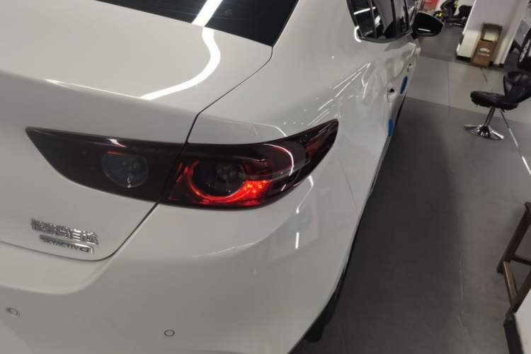 Used Mazda 3 Axela 2020 1.5L Automatic Zhiyue Sunroof Version Right Rear Taillight