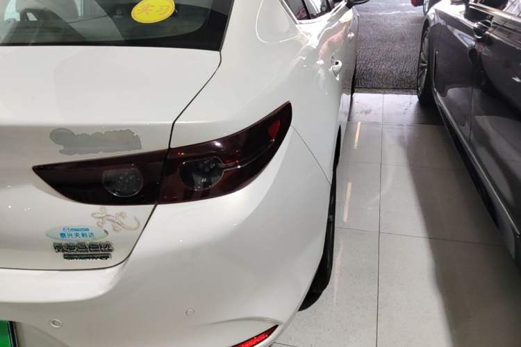 Used Mazda 3 Axela 2020 1.5L Automatic Luxury Version Right Rear Taillight