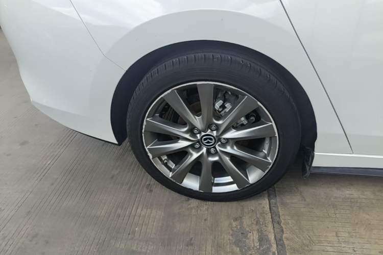 Used Mazda 3 Axela 2020 2.0L Automatic ZhiXuan Edition Right Rear Wheel Hub