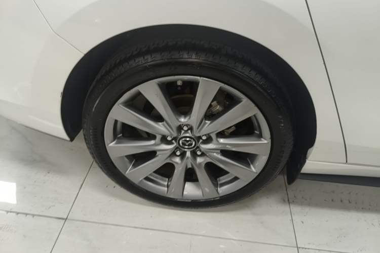 Used Mazda 3 Axela 2020 2.0L Automatic Zhiya Edition Right Rear Wheel Hub