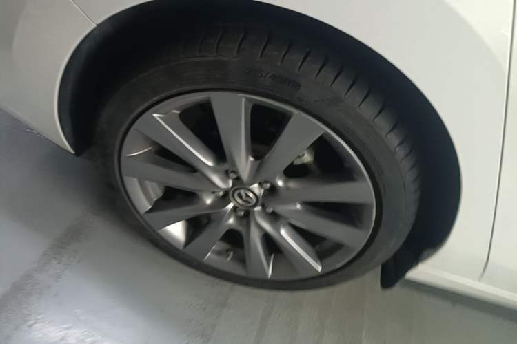 Used Mazda 3 Axela 2020 2.0L Automatic ZhiXuan Edition Right Rear Wheel Hub