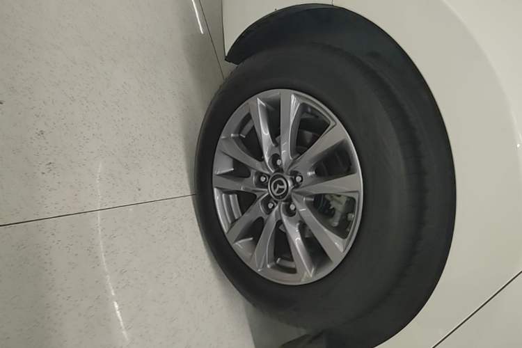 Used Mazda 3 Axela 2020 1.5L Manual ZhiMei Edition Right Rear Wheel Hub