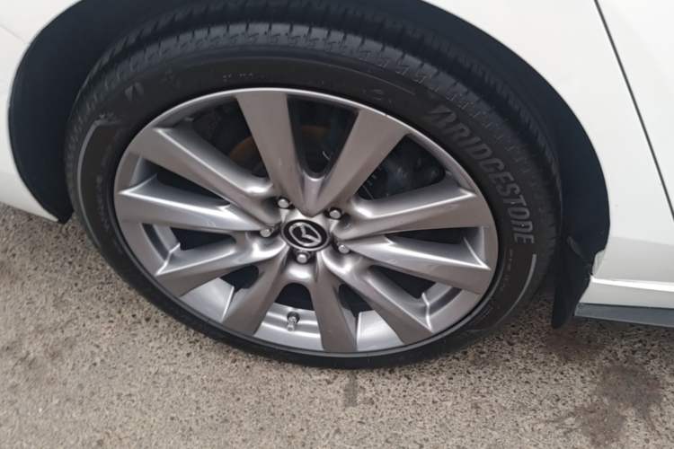 Used Mazda 3 Axela 2020 2.0L Automatic Zhiya Edition Right Rear Wheel Hub