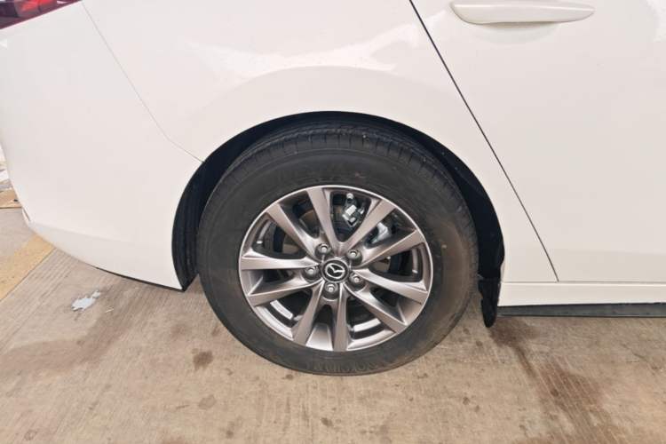 Used Mazda 3 Axela 2020 1.5L Automatic ZhiMei Edition Right Rear Wheel Hub