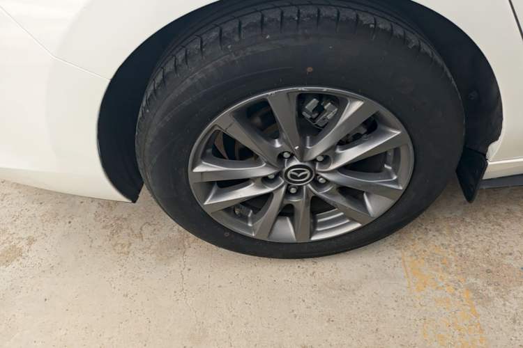 Used Mazda 3 Axela 2020 1.5L Automatic ZhiMei Edition Right Rear Wheel Hub