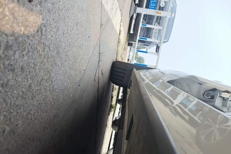 Used Mazda 3 Axela 2020 2.0L Automatic ZhiZun Edition Right Side Sill