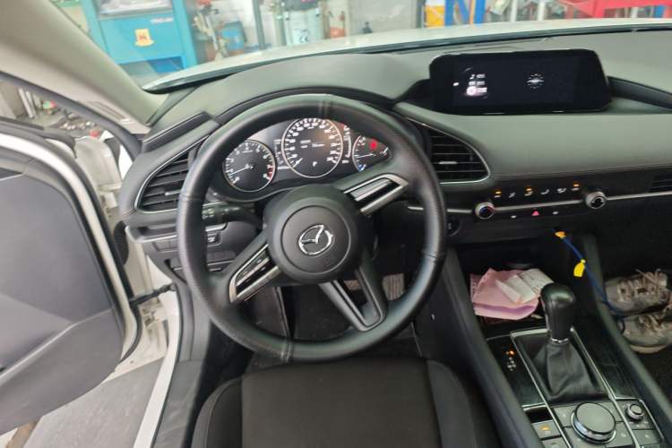 Used Mazda 3 Axela 2020 1.5L Automatic ZhiMei Edition Steering Wheel