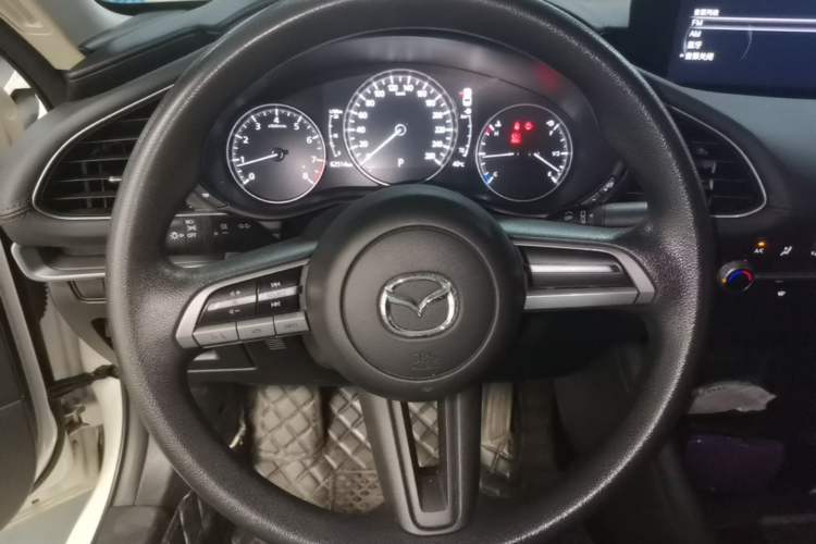 Used Mazda 3 Axela 2020 1.5L Automatic ZhiMei Edition Steering Wheel
