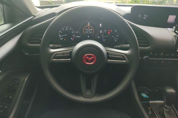 Used Mazda 3 Axela 2020 1.5L Automatic ZhiMei Edition Steering Wheel
