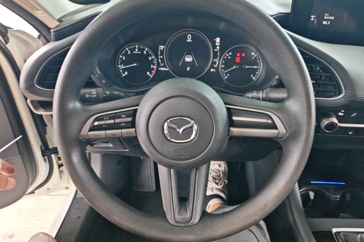 Used Mazda 3 Axela 2020 1.5L Automatic ZhiMei Edition Steering Wheel