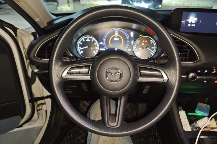 Used Mazda 3 Axela 2020 1.5L Automatic ZhiMei Edition Steering Wheel