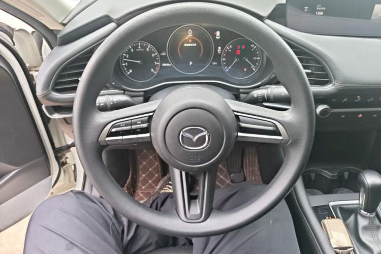 Used Mazda 3 Axela 2020 1.5L Automatic ZhiMei Edition Steering Wheel