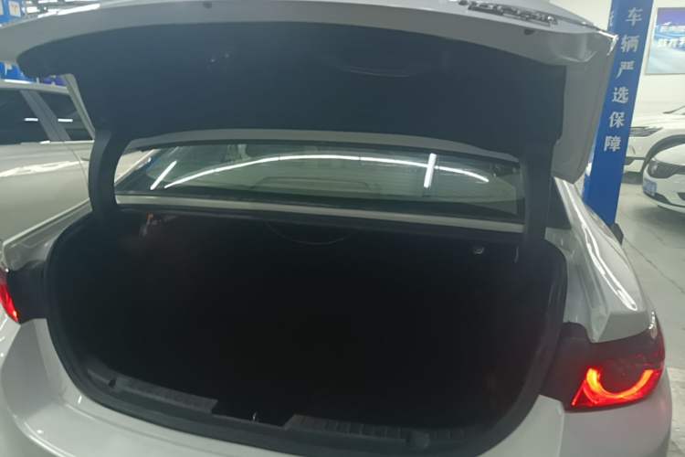 Used Mazda 3 Axela 2020 2.0L Automatic ZhiXuan Edition Trunk