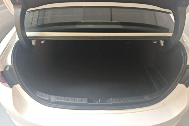 Used Mazda 3 Axela 2020 1.5L Automatic ZhiMei Edition Trunk