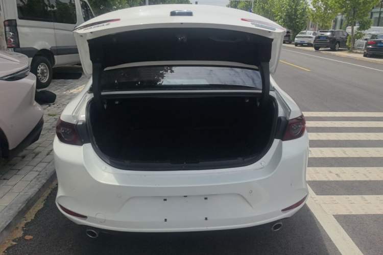 Used Mazda 3 Axela 2020 1.5L Automatic ZhiMei Edition Trunk