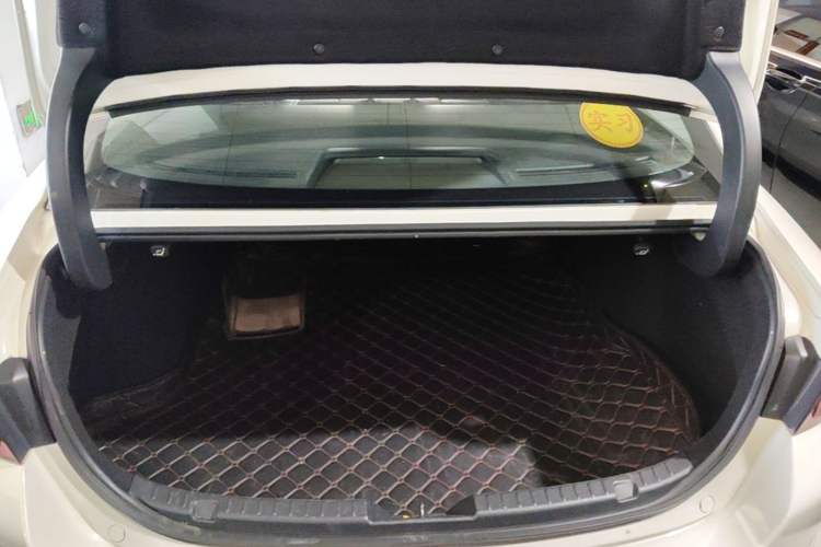 Used Mazda 3 Axela 2020 1.5L Automatic Luxury Version Trunk