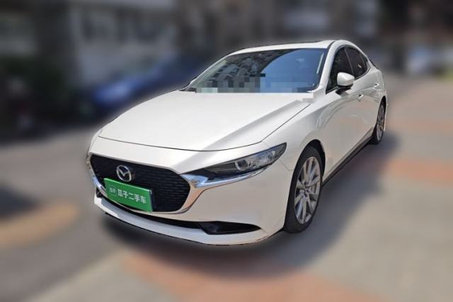 Ojetý Mazda 3 Axela 2020 2.0L Automatic Zhiya Edition