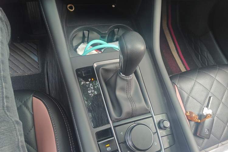 Used Mazda 3 Axela 2020 1.5L Automatic ZhiMei Edition Gear Lever