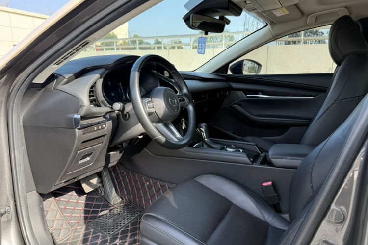Used Mazda 3 Axela 2020 2.0L Automatic Zhiya Edition Interior 3
