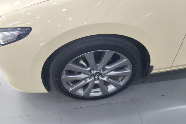 Used Mazda 3 Axela 2020 2.0L Automatic Zhiya Edition Left Front Wheel Hub