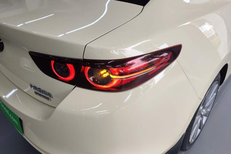 Used Mazda 3 Axela 2020 2.0L Automatic Zhiya Edition Right Rear Taillight