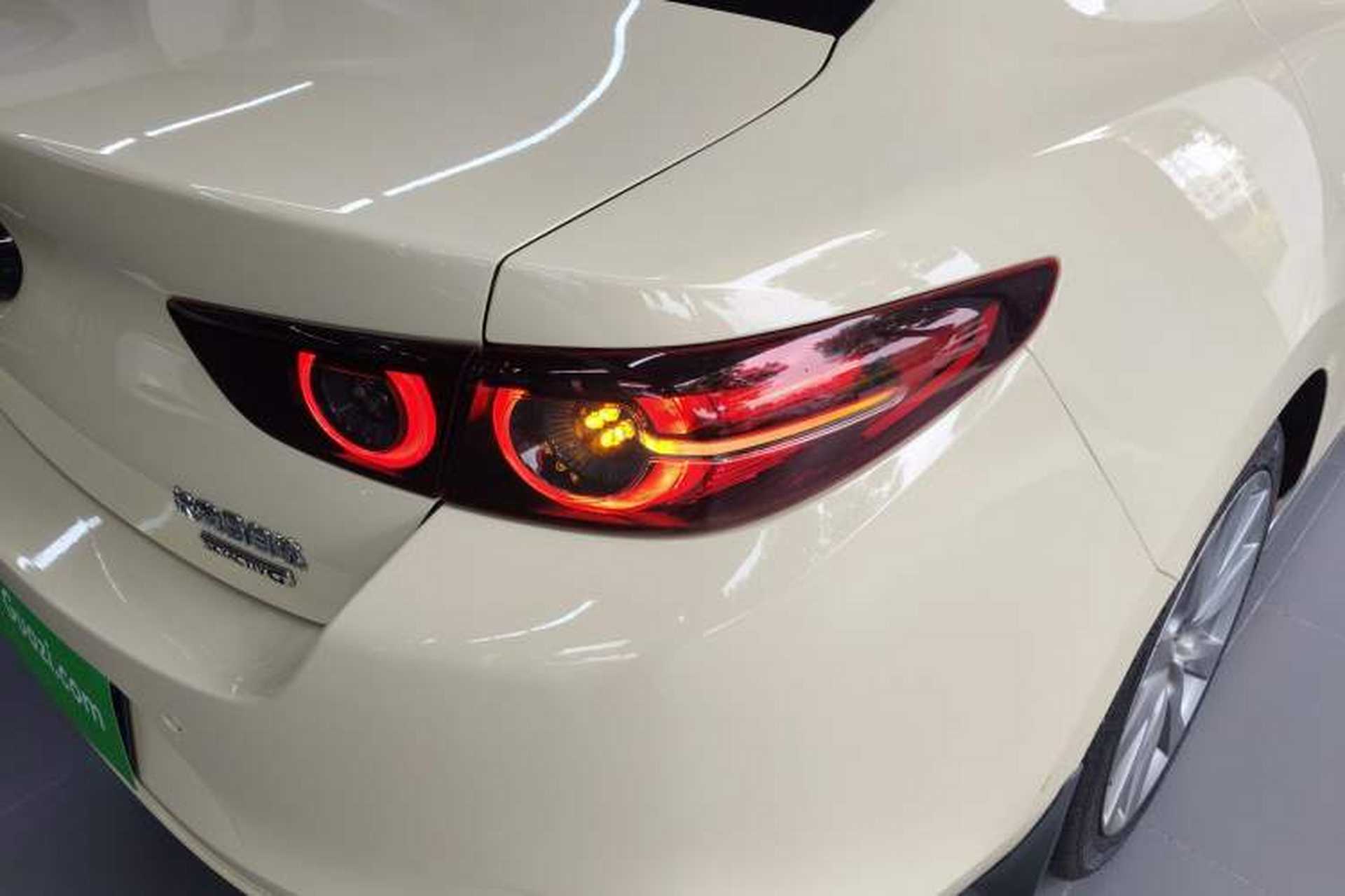 Used Mazda 3 Axela 2020 2.0L Automatic Zhiya Edition Right Rear Taillight