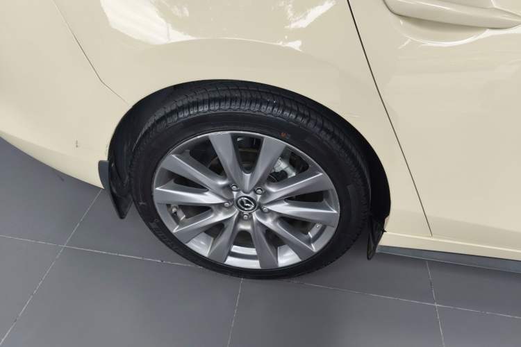 Used Mazda 3 Axela 2020 2.0L Automatic Zhiya Edition Right Rear Wheel Hub