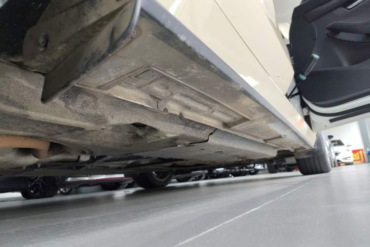 Used Mazda 3 Axela 2020 2.0L Automatic Zhiya Edition Right Side Sill