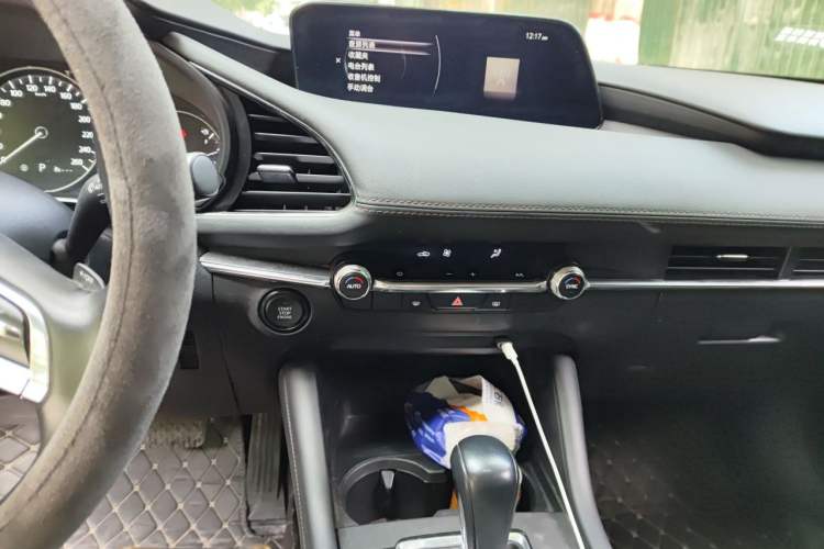 Used Mazda 3 Axela 2021 2.0L Automatic Zhiyao Edition Audio And AC Panel