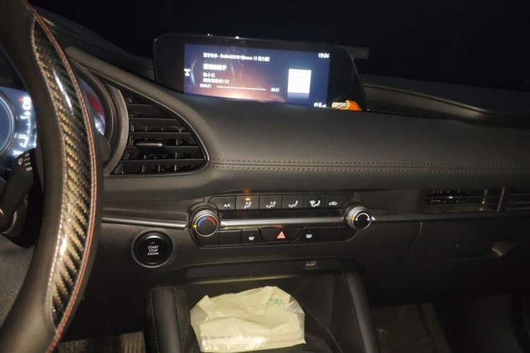 Used Mazda 3 Axela 2021 1.5L Manual ZhiMei Edition Audio And AC Panel