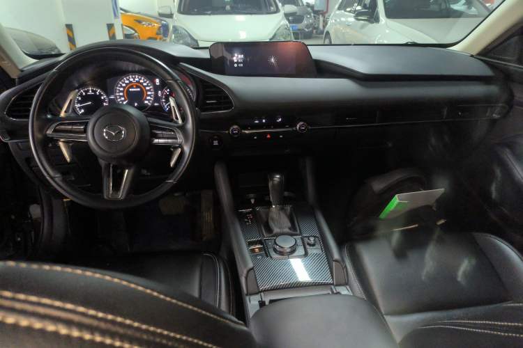 Used Mazda 3 Axela 2021 2.0L Automatic ZhiXuan Edition Center Console