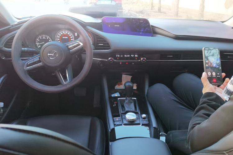 Used Mazda 3 Axela 2021 2.0L Automatic Zhi Rui Edition Center Console