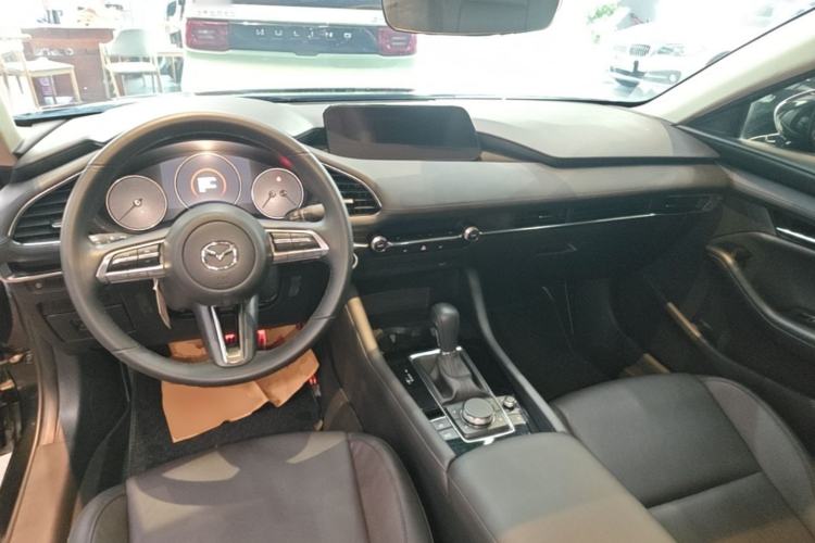 Used Mazda 3 Axela 2021 2.0L Automatic ZhiXuan Edition Center Console