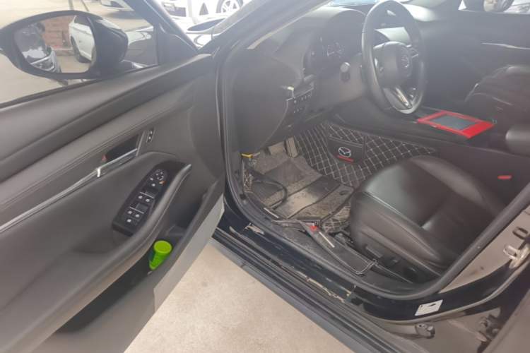Used Mazda 3 Axela 2021 2.0L Automatic Zhiyao Edition Driver Seat