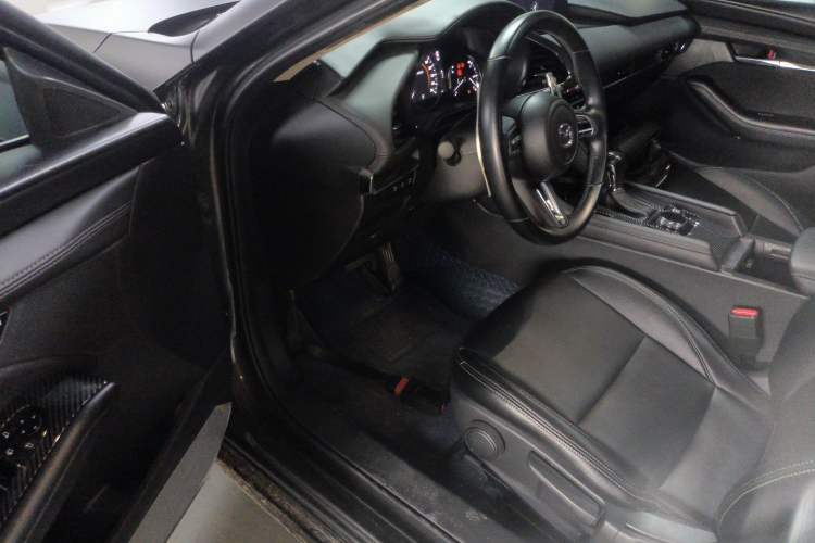 Used Mazda 3 Axela 2021 2.0L Automatic ZhiXuan Edition Driver Seat