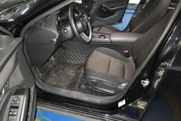 Used Mazda 3 Axela 2021 2.0L Automatic Zhiqing Edition Driver Seat