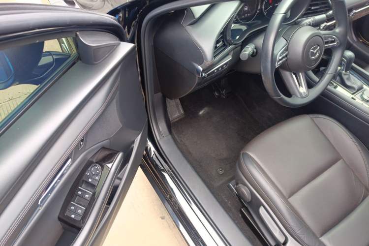 Used Mazda 3 Axela 2021 2.0L Automatic Zhiya Edition Driver Seat