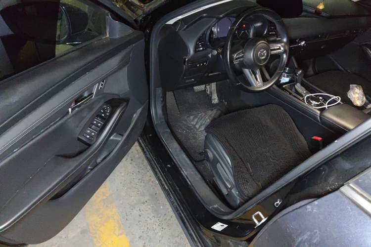 Used Mazda 3 Axela 2021 2.0L Automatic Zhiya Edition Driver Seat