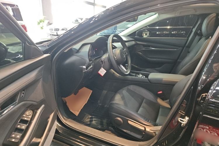 Used Mazda 3 Axela 2021 2.0L Automatic ZhiXuan Edition Driver Seat