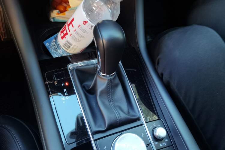 Used Mazda 3 Axela 2021 2.0L Automatic Zhi Rui Edition Gear Lever