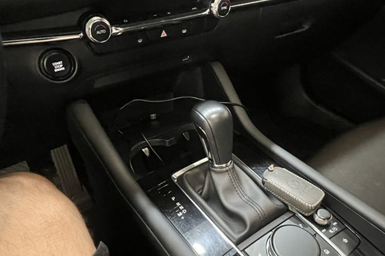 Used Mazda 3 Axela 2021 2.0L Automatic ZhiXuan Edition Gear Lever