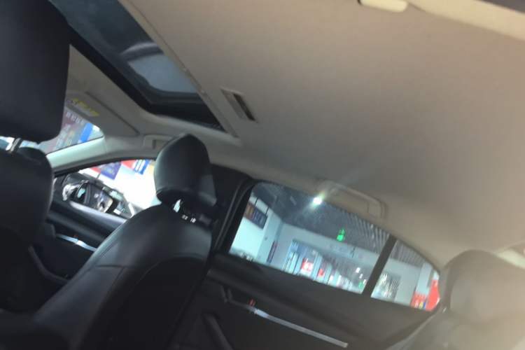 Used Mazda 3 Axela 2021 2.0L Automatic Zhiya Edition Headliner