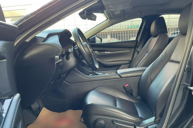 Used Mazda 3 Axela 2021 2.0L Automatic Zhiya Edition Interior 2