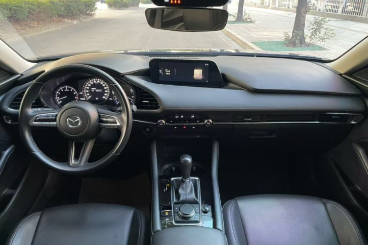 Used Mazda 3 Axela 2021 2.0L Automatic Zhiya Edition Interior 4