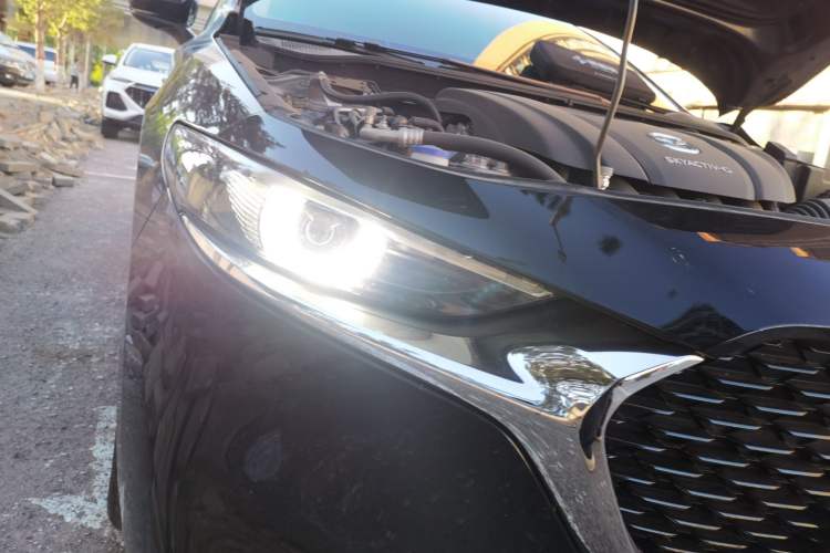 Used Mazda 3 Axela 2021 2.0L Automatic Zhi Rui Edition Right Front Headlight