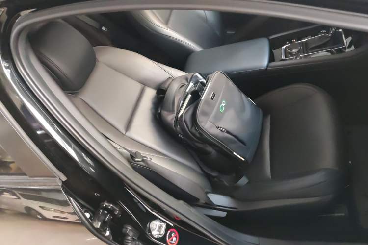 Used Mazda 3 Axela 2021 2.0L Automatic Zhiya Edition Right Front Seat