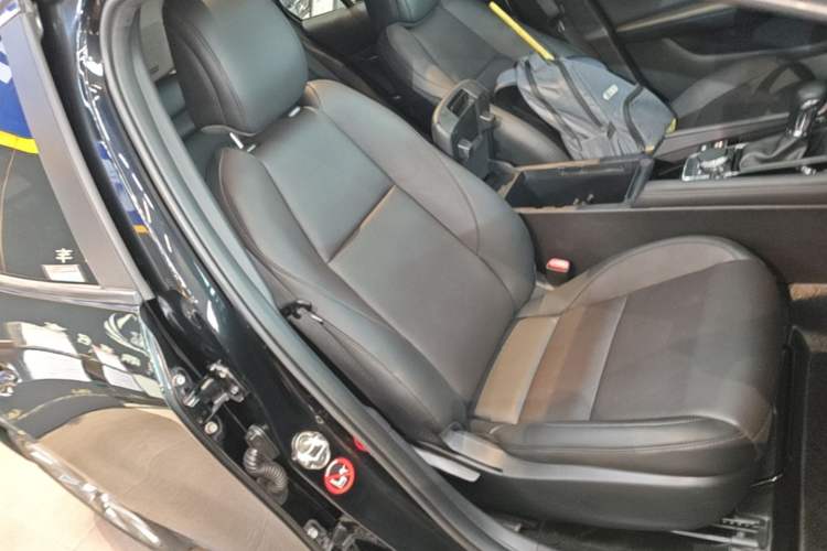 Used Mazda 3 Axela 2021 2.0L Automatic ZhiXuan Edition Right Front Seat