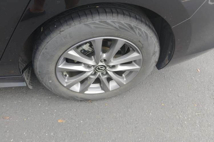 Used Mazda 3 Axela 2021 1.5L Manual ZhiMei Edition Right Front Wheel Hub
