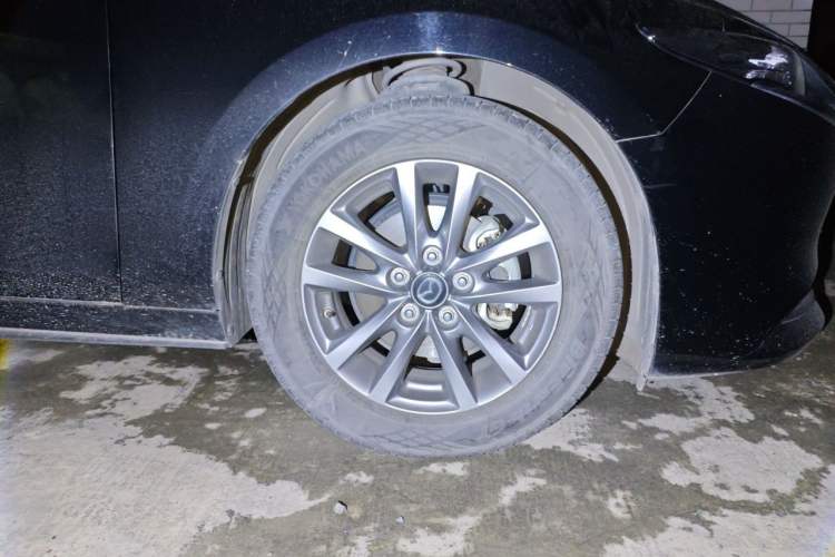 Used Mazda 3 Axela 2021 1.5L Manual ZhiMei Edition Right Front Wheel Hub