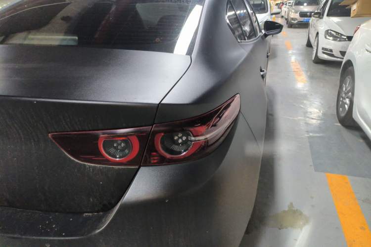 Used Mazda 3 Axela 2021 2.0L Automatic ZhiXuan Edition Right Rear Taillight